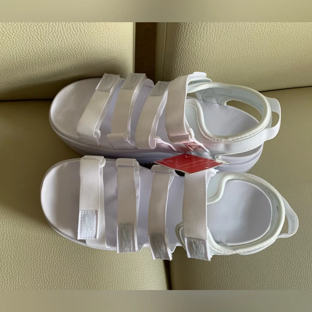 NWOB (WMNS) Nike Icon Classic
Sports White Sandals DH0223-100 - Picture 11 of 16